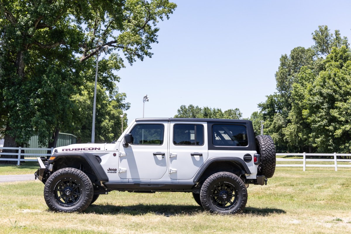 Jeep Wrangler Suspension Lift Kit - Front + Rear - Rough Country - 3.5-Inch Lift, Control Arm Drop, M1 Monotube Shocks - '24-'25